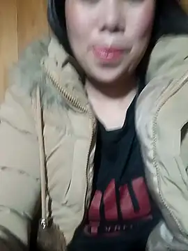 Snapshot of Chloe-ee chatting on 01/15/26, 02:09 Chloe-ee online show from 01/15/26, 02:09