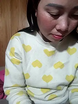 Snapshot of Chloe-ee chatting on 02/20/26, 06:59 Chloe-ee online show from 02/20/26, 06:59