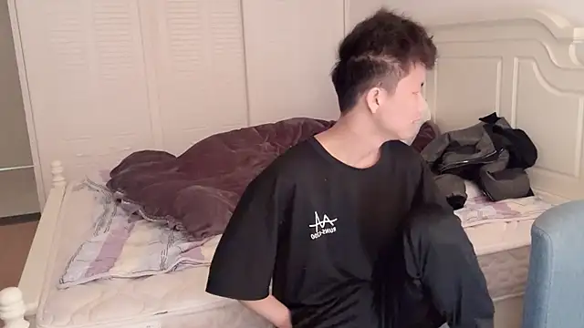 Snapshot of hexiangzb chatting on 12/18/25, 04:50 hexiangzb online show from 12/18/25, 04:50