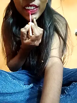 Snapshot of ridhima_khan chatting on 12/18/25, 06:51 ridhima khan online show from 12/18/25, 06:51