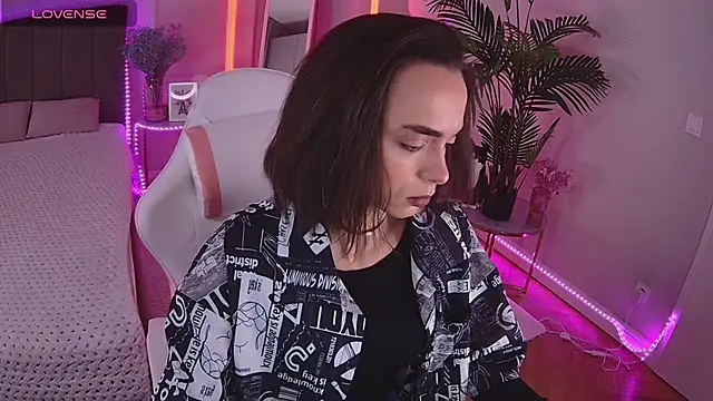 Snapshot of Dayana_Foxy chatting on 12/18/25, 08:08 Dayana Foxy online show from 12/18/25, 08:08