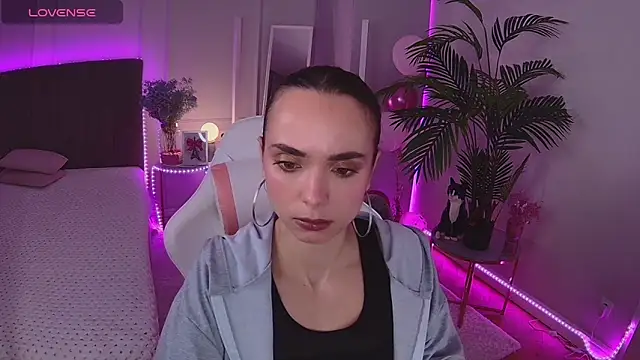 Snapshot of Dayana_Foxy chatting on 12/17/25, 08:52 Dayana Foxy online show from 12/17/25, 08:52