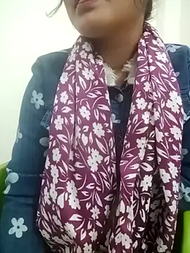 Snapshot of Meenu_rani7 chatting on 12/18/25, 06:18 Meenu rani7 online show from 12/18/25, 06:18