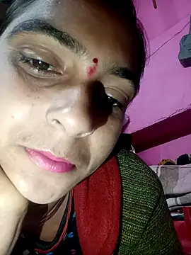 Snapshot of Bandna_sharma chatting on 12/17/25, 03:00 Bandna sharma online show from 12/17/25, 03:00