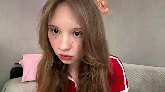 Snapshot of Princessofcashe chatting on 04/14/26, 03:06 Princessofcashe online show from 04/14/26, 03:06