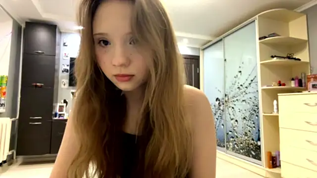 Snapshot of Princessofcashe chatting on 03/12/26, 04:11 Princessofcashe online show from 03/12/26, 04:11