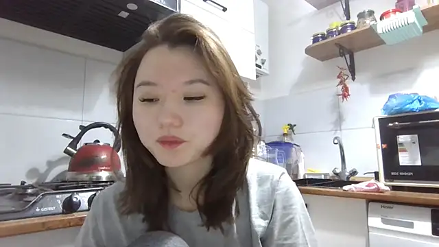 Snapshot of VelmaMaasch chatting on 12/17/25, 02:55 VelmaMaasch online show from 12/17/25, 02:55