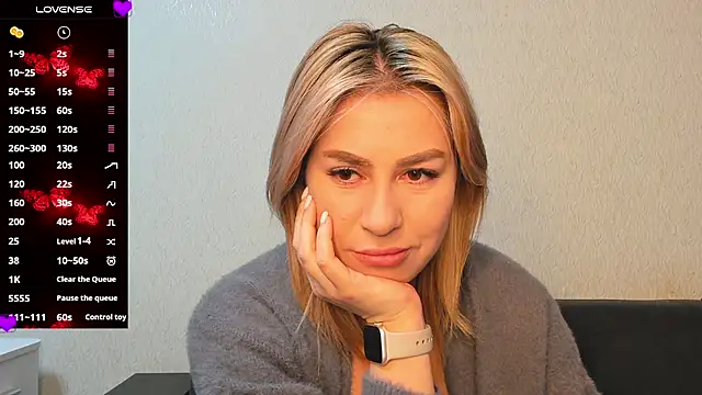 Snapshot of Roxi_Joy chatting on 02/19/26, 01:08 Roxi Joy online show from 02/19/26, 01:08