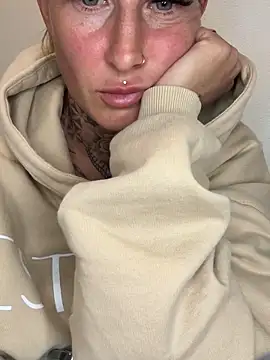 Klarry69 online show from 04/17/26, 07:49