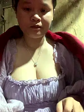 Snapshot of Thanhhuyen001 chatting on 12/17/25, 02:27 Thanhhuyen001 online show from 12/17/25, 02:27