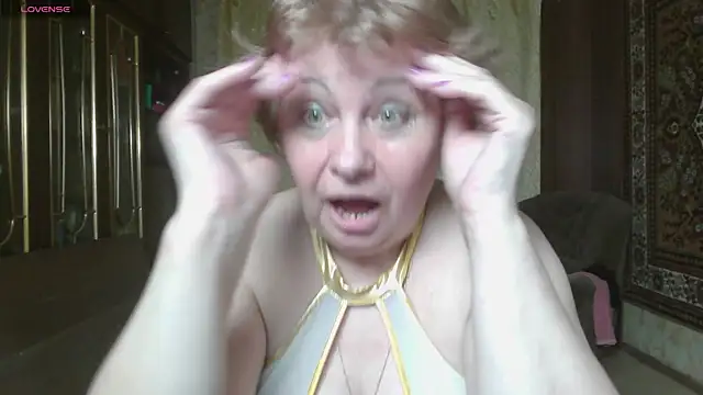 Snapshot of Casey_peach chatting on 07/12/26, 06:31 Casey peach online show from 07/12/26, 06:31