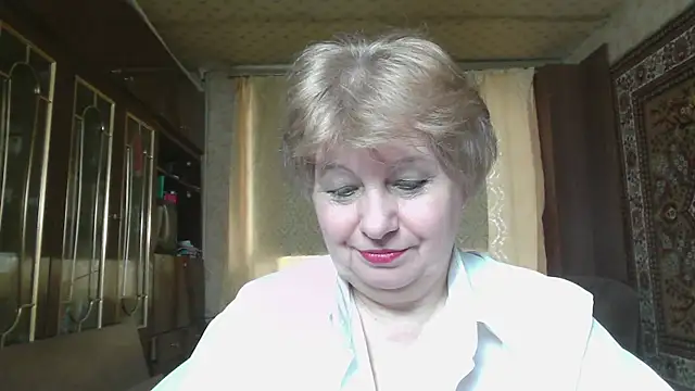 Snapshot of Casey_peach chatting on 05/14/26, 06:32 Casey peach online show from 05/14/26, 06:32