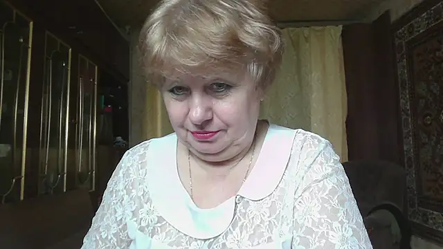 Snapshot of Casey_peach chatting on 05/13/26, 06:20 Casey peach online show from 05/13/26, 06:20