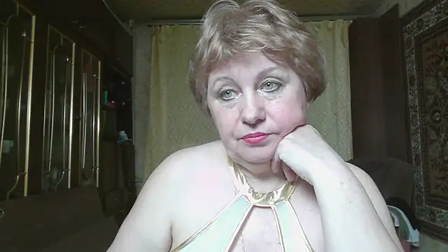 Snapshot of Casey_peach chatting on 05/26/26, 04:27 Casey peach online show from 05/26/26, 04:27