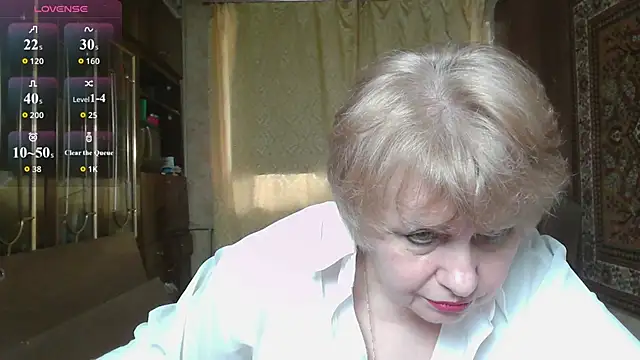 Snapshot of Casey_peach chatting on 06/21/26, 06:52 Casey peach online show from 06/21/26, 06:52