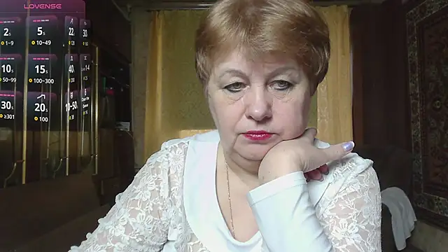 Snapshot of Casey_peach chatting on 04/16/26, 04:24 Casey peach online show from 04/16/26, 04:24