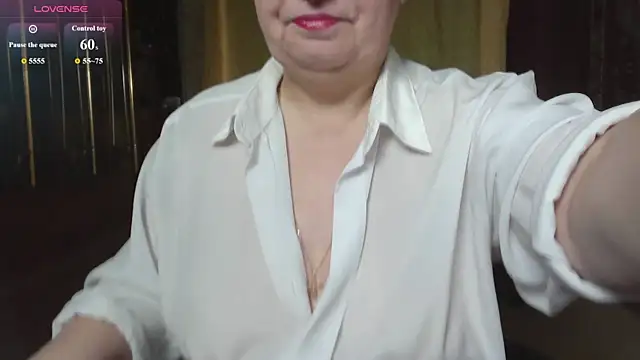 Snapshot of Casey_peach chatting on 04/25/26, 04:59 Casey peach online show from 04/25/26, 04:59