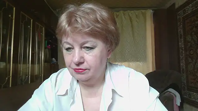 Snapshot of Casey_peach chatting on 05/19/26, 04:41 Casey peach online show from 05/19/26, 04:41