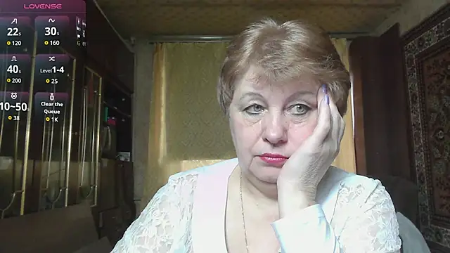 Snapshot of Casey_peach chatting on 04/17/26, 04:37 Casey peach online show from 04/17/26, 04:37