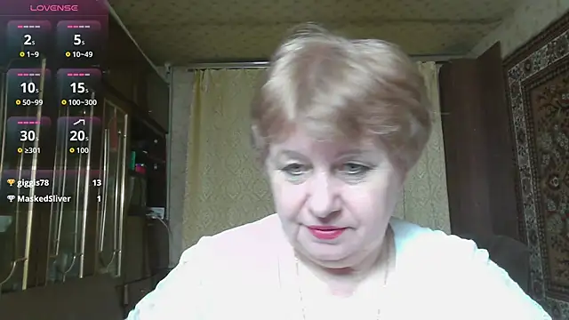 Snapshot of Casey_peach chatting on 04/15/26, 05:17 Casey peach online show from 04/15/26, 05:17