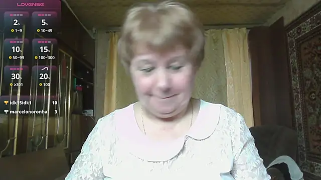 Snapshot of Casey_peach chatting on 04/14/26, 07:13 Casey peach online show from 04/14/26, 07:13