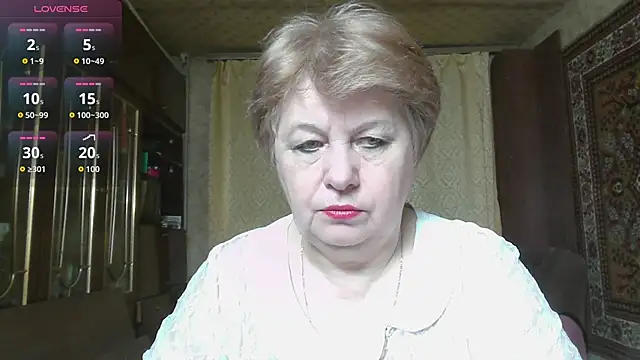 Snapshot of Casey_peach chatting on 04/27/26, 04:10 Casey peach online show from 04/27/26, 04:10