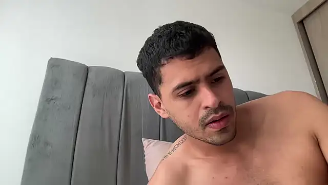 HotWhisper22 online show from 04/10/26, 01:40