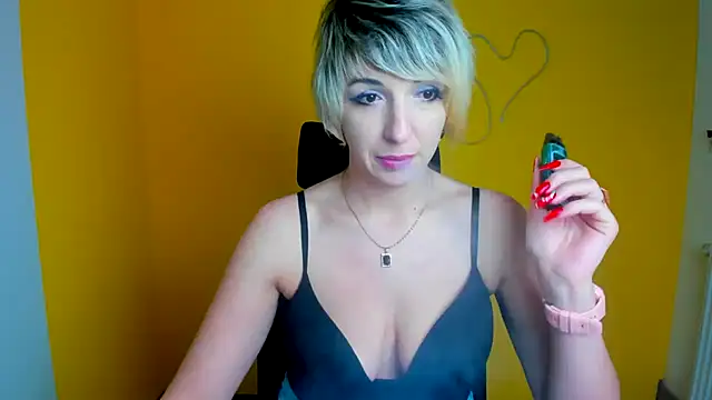 Lana Foxyy online show from 03/06/26, 12:33