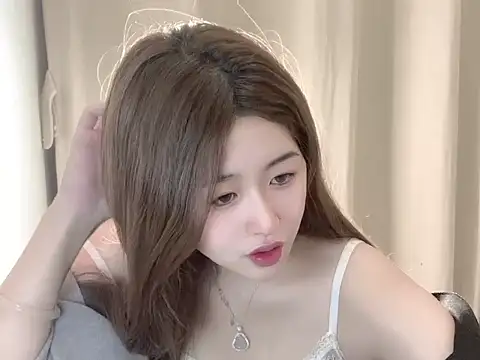 Snapshot of yo-yo-520 chatting on 12/18/25, 10:19 yo-yo-520 online show from 12/18/25, 10:19