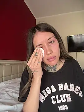 saphirafox online show from 03/24/26, 01:44