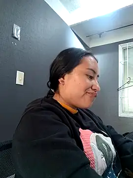 Snapshot of Venuz_Rivers_ chatting on 12/16/25, 03:38 Venuz Rivers online show from 12/16/25, 03:38