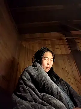 Snapshot of shy-jan chatting on 12/17/25, 11:43 shy-jan online show from 12/17/25, 11:43