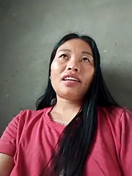 Snapshot of Maikha08 chatting on 05/19/26, 01:56 Maikha08 online show from 05/19/26, 01:56