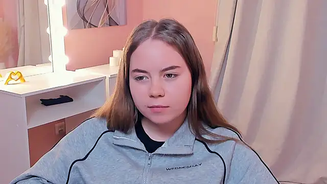 Snapshot of KazukoPresnell chatting on 12/18/25, 12:42 KazukoPresnell online show from 12/18/25, 12:42