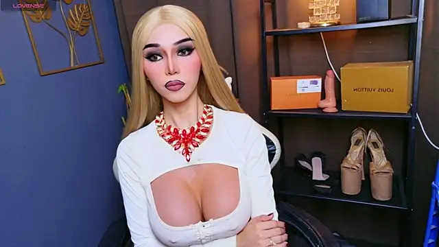 CelinaWintour online show from 03/28/26, 07:15