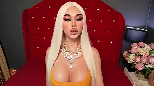 CelinaWintour online show from 12/22/25, 05:24