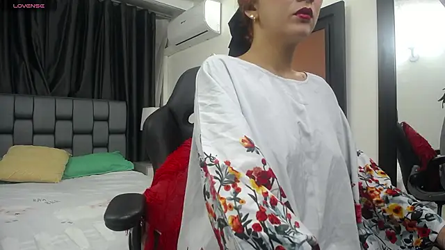 kyra jeet online show from 03/06/26, 12:44