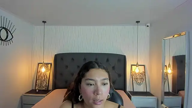 Snapshot of angelinemore chatting on 03/25/26, 07:46 angelinemore online show from 03/25/26, 07:46