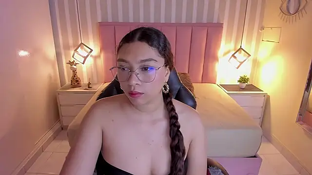 Snapshot of angelinemore chatting on 03/07/26, 07:41 angelinemore online show from 03/07/26, 07:41