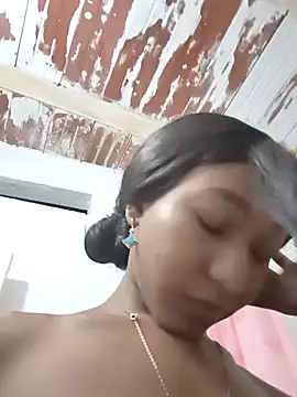 Snapshot of litte_ebonyx chatting on 02/13/26, 05:13 litte ebonyx online show from 02/13/26, 05:13