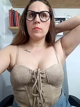 SofiEsteves online show from 03/25/26, 06:29