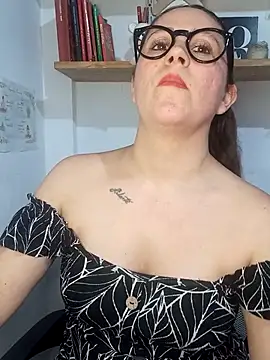 SofiEsteves online show from 05/26/26, 03:54