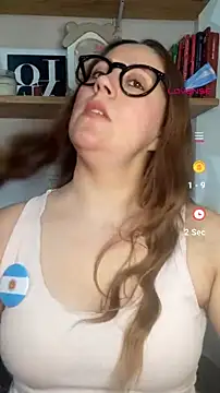 Snapshot of SofiEsteves chatting on 06/26/26, 12:44 SofiEsteves online show from 06/26/26, 12:44