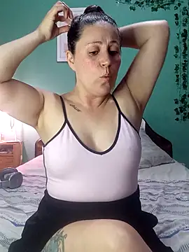 Snapshot of SofiEsteves chatting on 12/21/25, 05:36 SofiEsteves online show from 12/21/25, 05:36