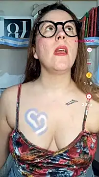 Snapshot of SofiEsteves chatting on 07/18/26, 04:48 SofiEsteves online show from 07/18/26, 04:48