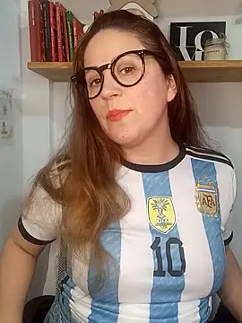 Snapshot of SofiEsteves chatting on 06/17/26, 03:22 SofiEsteves online show from 06/17/26, 03:22