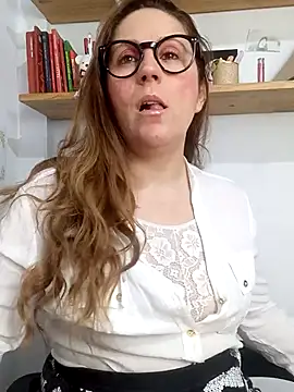 SofiEsteves online show from 05/13/26, 01:40