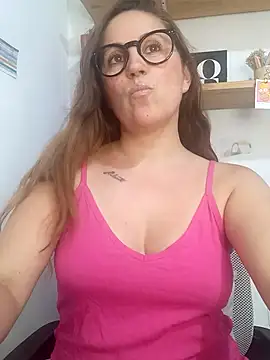 Snapshot of SofiEsteves chatting on 02/10/26, 06:18 SofiEsteves online show from 02/10/26, 06:18