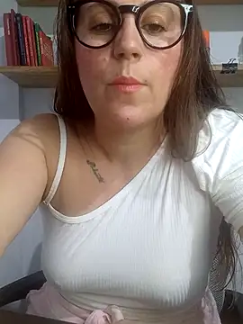 Snapshot of SofiEsteves chatting on 02/21/26, 06:54 SofiEsteves online show from 02/21/26, 06:54