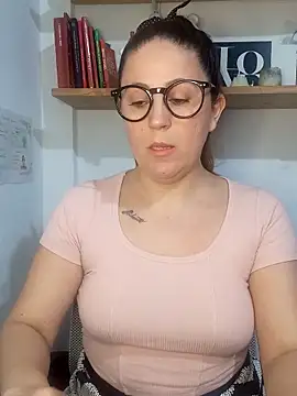 SofiEsteves online show from 05/25/26, 04:28